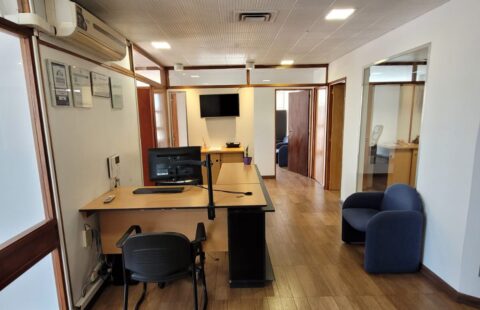 Oficina a la venta en Santa Fe y Mitre